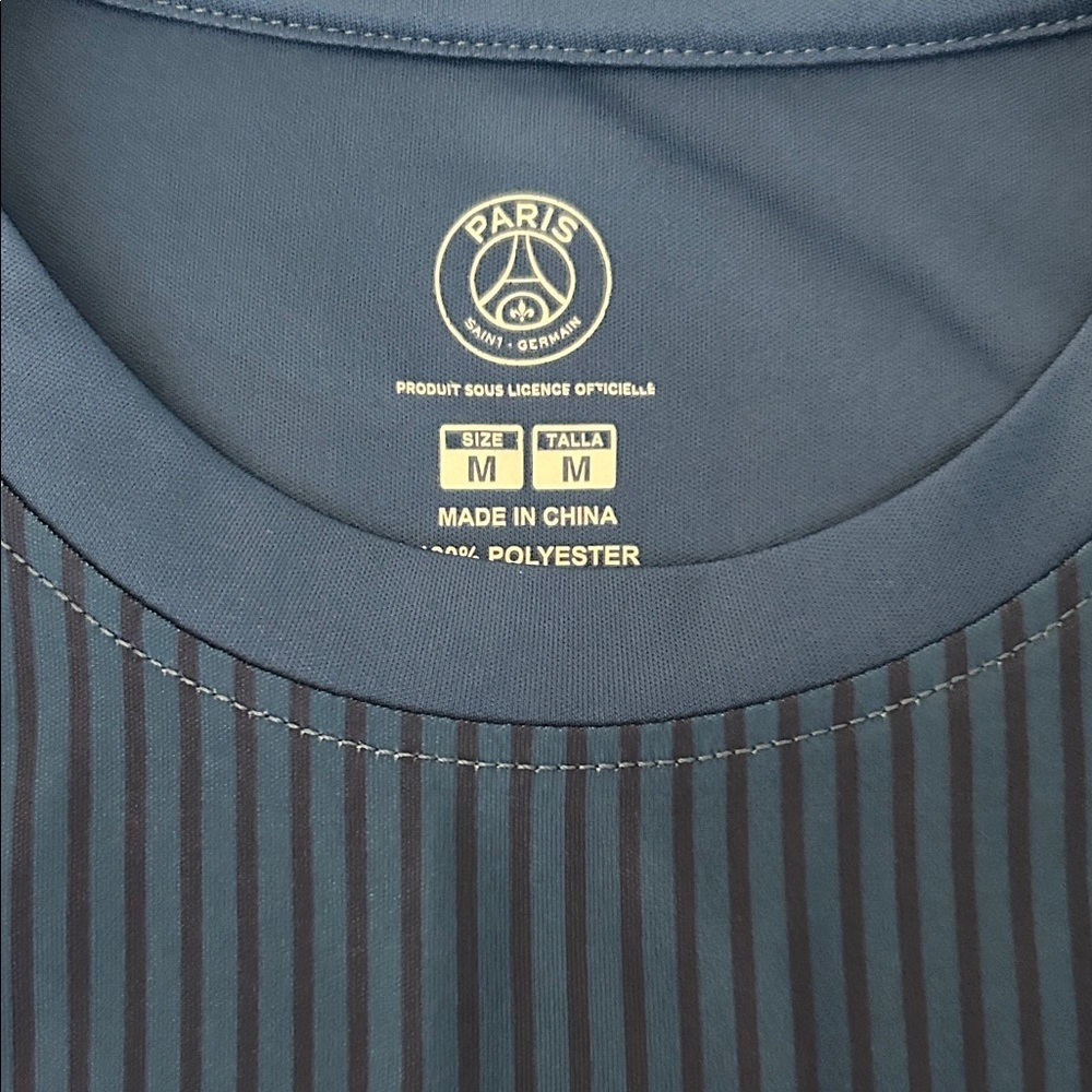 Paris Saint-Germain Men's Jersey - Picture 2 of 6